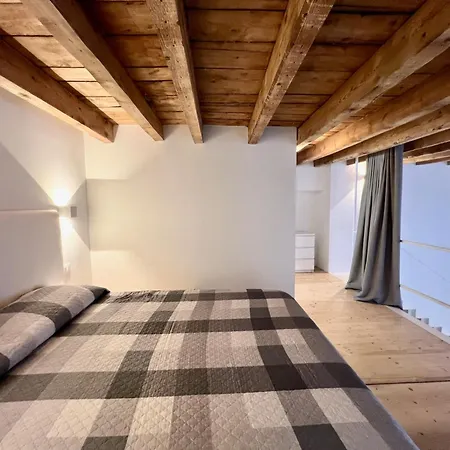 Loft Appena Ristrutturato Milaan